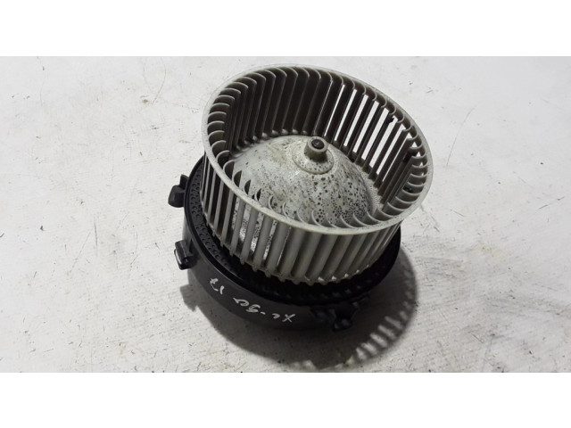 Вентилятор печки    31497372   Volvo XC90