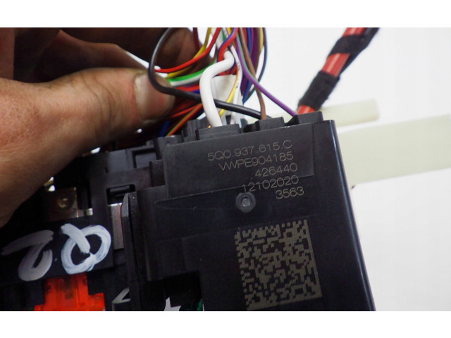 Блок предохранителей 5Q0937615C   Audi Q2 -    