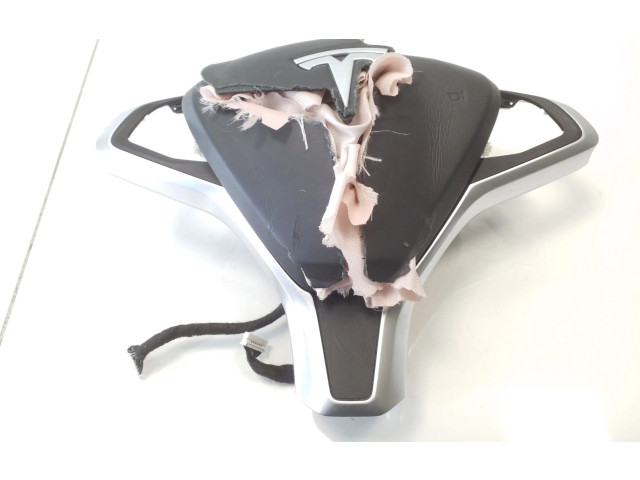 Подушка безопасности водителя 103677901E Tesla Model S