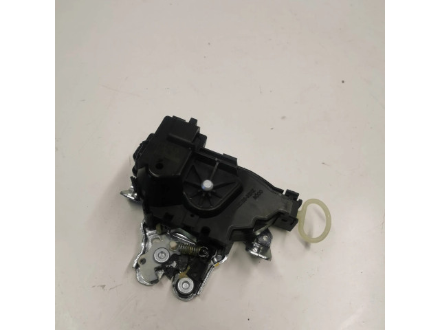 Zámek zadních dveří A1177589005 Mercedes-Benz C W205 2017