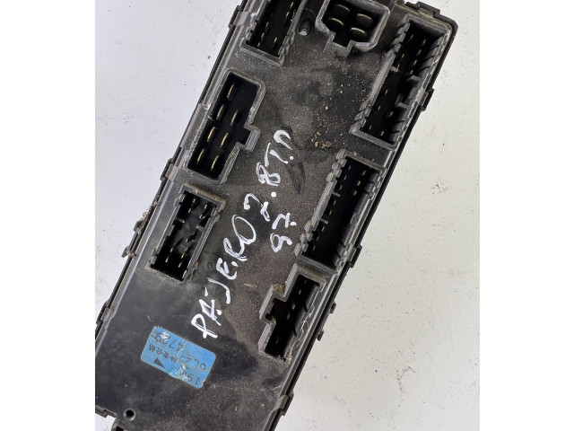   Pojistková skříňka MR142343   Mitsubishi Pajero 1997