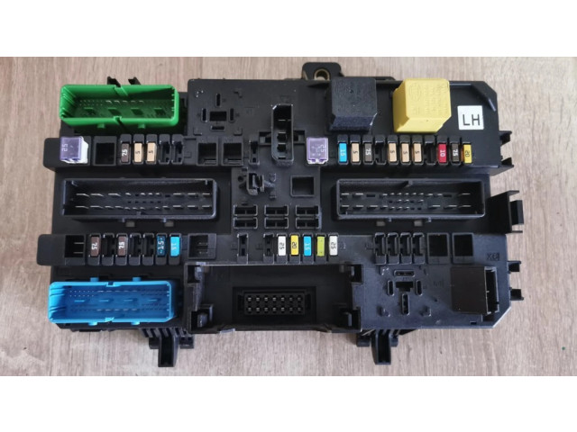 Pojistková skříňka 13268286 Opel Zafira B 2010