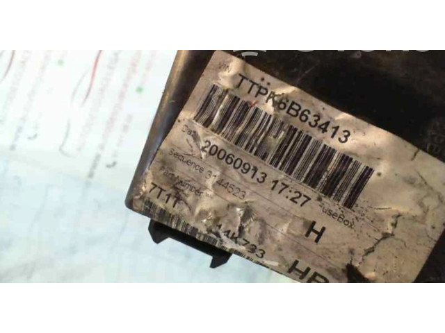 Блок предохранителей    Ford Transit    