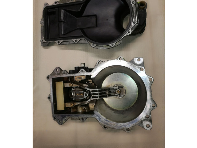 Распределитель топлива 0438121037    Mercedes-Benz S W126   5