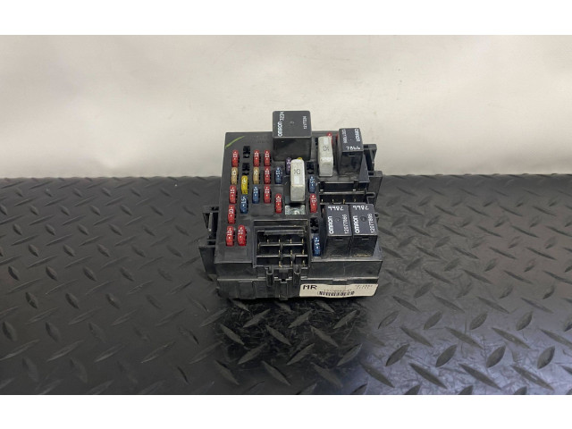 Блок предохранителей  15770992, 102561   Chevrolet Tahoe    