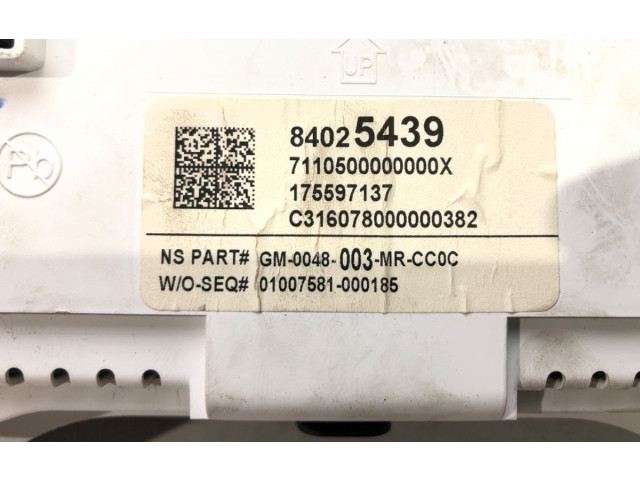 Панель приборов 84025439 Chevrolet Camaro