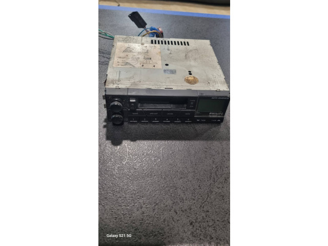 Радио/ проигрыватель CD/DVD / навигация Mitsubishi Carisma