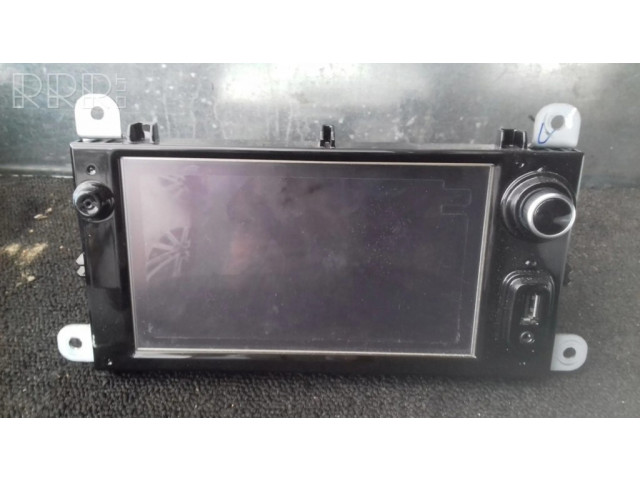 Радио/ проигрыватель CD/DVD / навигация