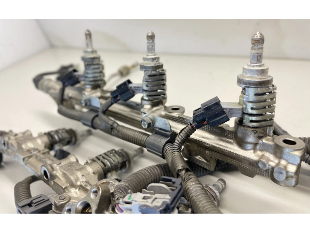 Vstřikovač 8212730040, 2325031030 Lexus GS 250 350 300H 450H