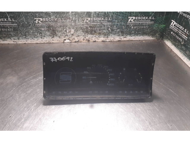 Панель приборов X039609270   Seat Ibiza I (021A)       