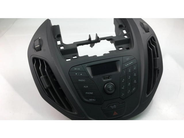 Радио/ проигрыватель CD/DVD / навигация