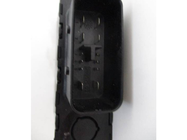 Įtampos keitiklis/ keitimo modulis