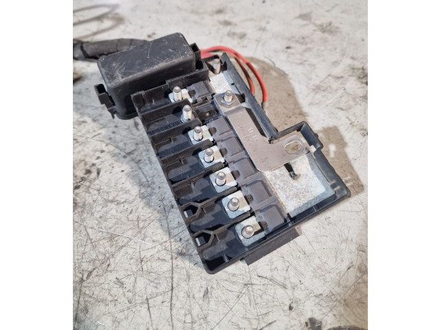 Блок предохранителей 6R0937550A Skoda Citigo