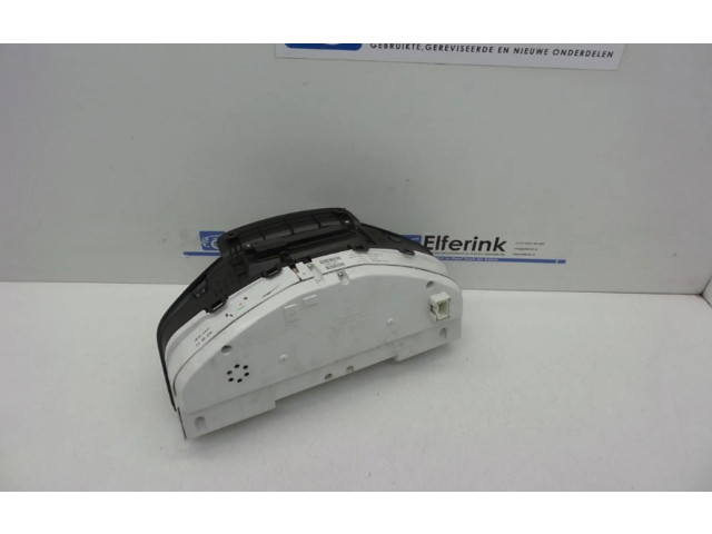 Панель приборов 36002599, 31270900   Volvo V70       