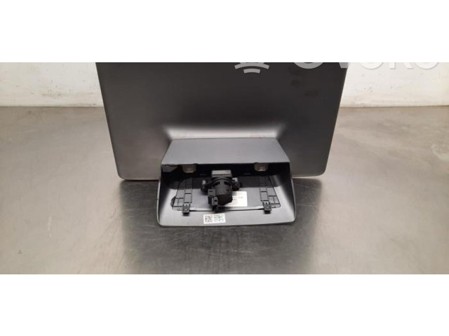 Дисплей 151677900C Tesla Model Y