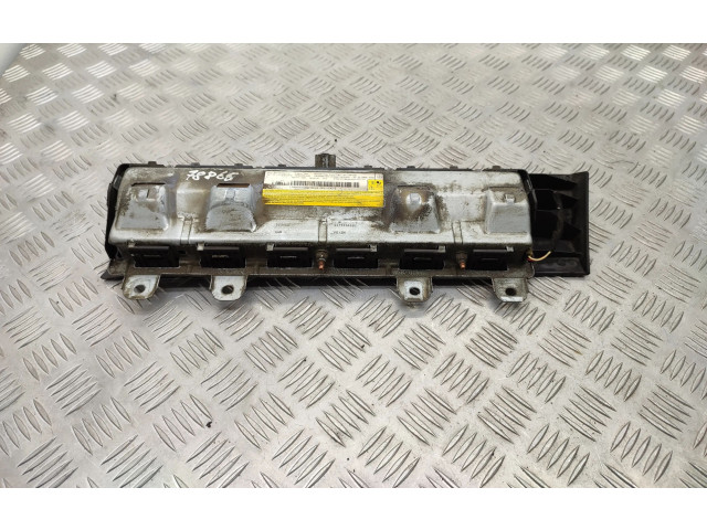 Подушка безопасности для колен A1768600302   Mercedes-Benz A W176