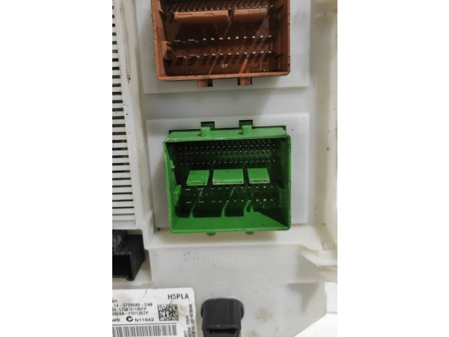 Блок предохранителей 31412969, 31412969   Volvo V70    