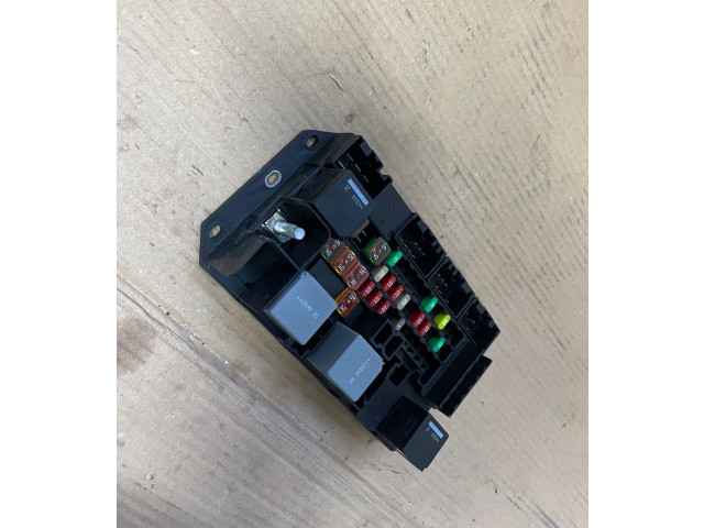 Блок предохранителей DW9314N030 Jaguar XJ X351