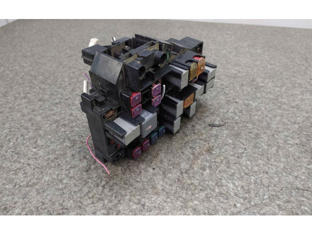 Блок предохранителей MB102802B Subaru Outback