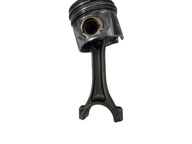  Поршень    Audi A3 S3 8P  