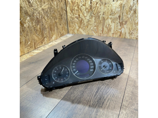 Přístrojová deska  Mercedes-Benz E W211 2004 A2115405611, 1100802500  