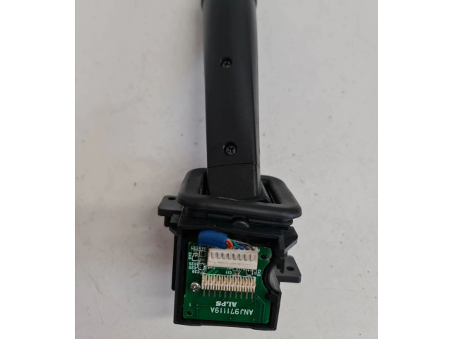 Ручка стеклоочистителей 30768100   Volvo V70