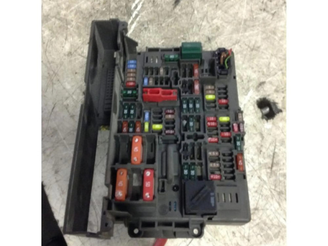 Pojistková skříňka BMW 3 E92 E93 2006