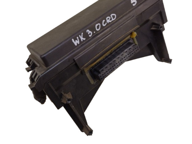 Блок предохранителей 04692114AC Jeep Grand Cherokee (WK)