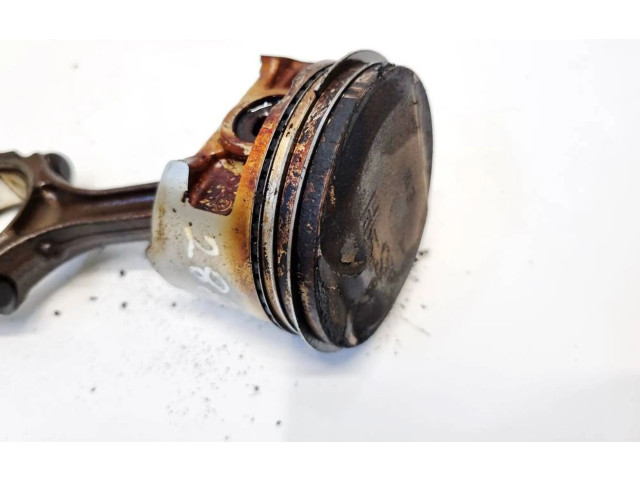 Поршень с шатуном Mitsubishi Carisma