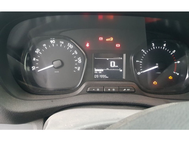 Přístrojová deska Peugeot Expert 2016 9831168480