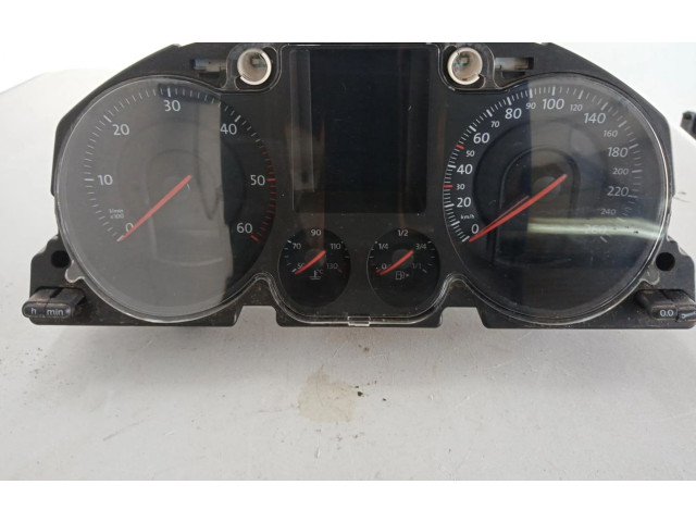 Панель приборов    Volkswagen PASSAT       