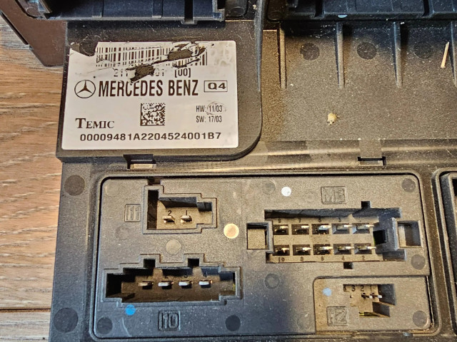 Pojistková skříňka 00009481A, 2204524001B7 Mercedes-Benz E W211 2002