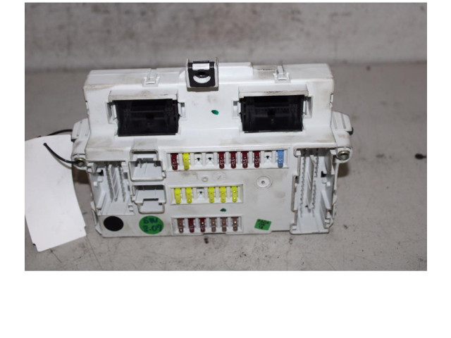 Блок предохранителей    Jeep Renegade    