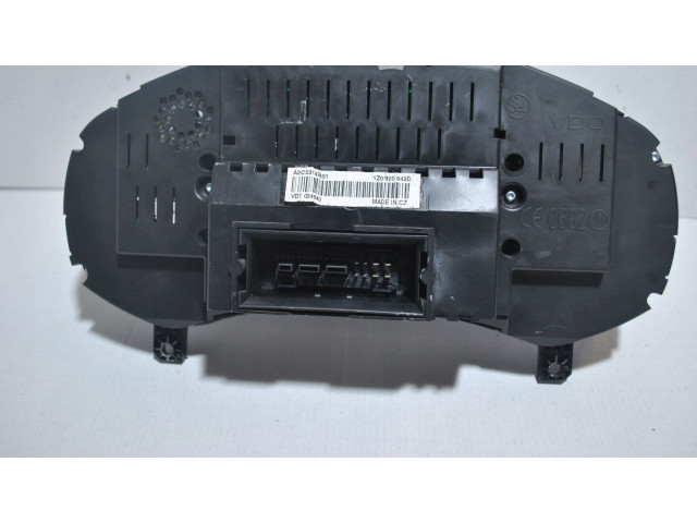 Панель приборов 1Z0920842D Skoda Octavia Mk2 (1Z)