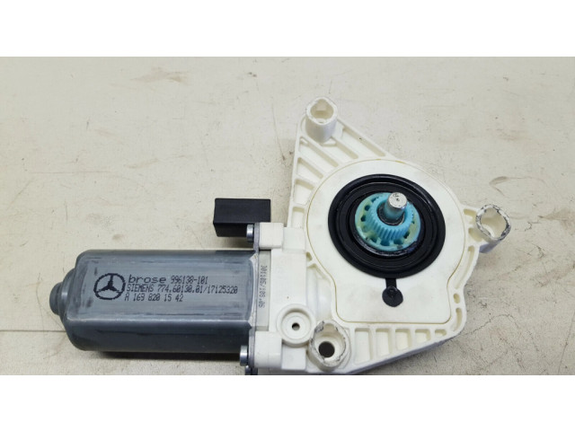 Передний двигатель механизма для подъема окон