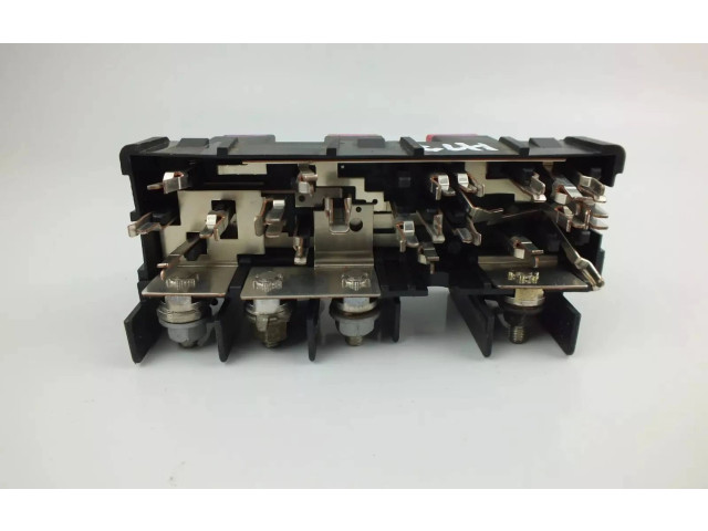 Блок предохранителей 8L0941822 Volkswagen Golf IV