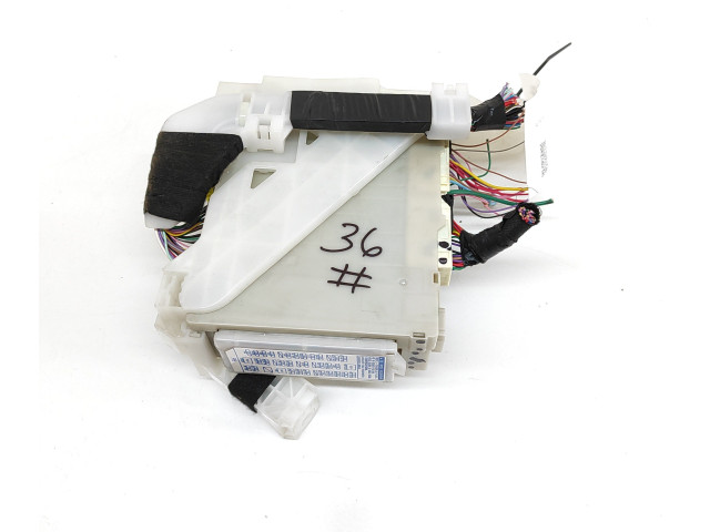 Pojistková skříňka 8273076020A Lexus CT 200H 2011