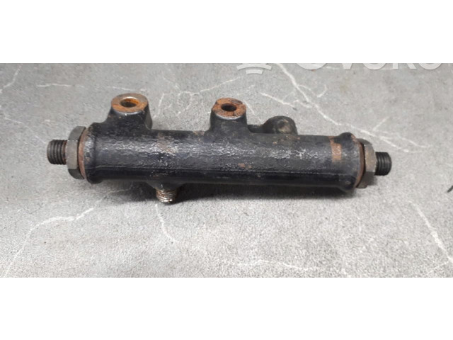 Топливная рампа 4R8Q-9C066-AE Jaguar XF X250