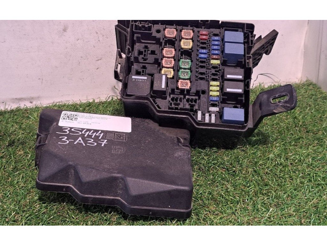 Блок предохранителей EV1T14K012, EV1T14K012 Ford B-MAX