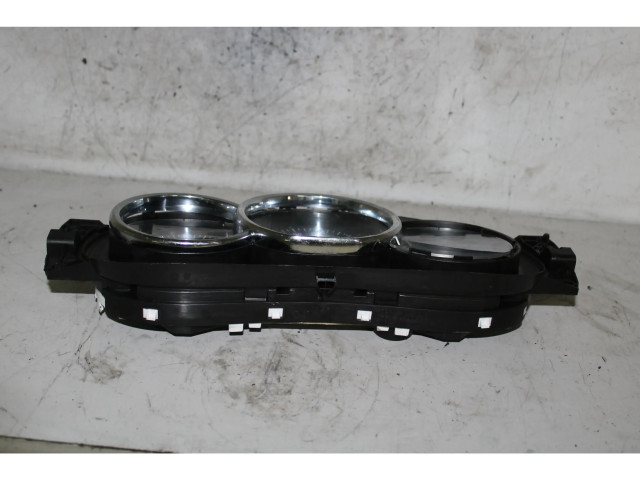 Панель приборов    Dacia Logan II       