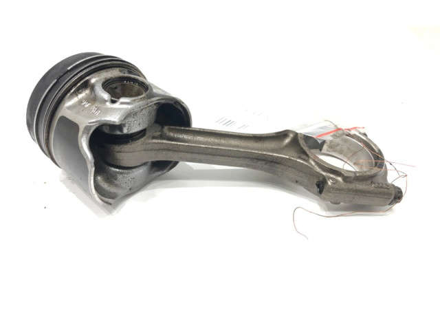  Поршень с шатуном  04BC  Skoda Fabia Mk3 (NJ)  