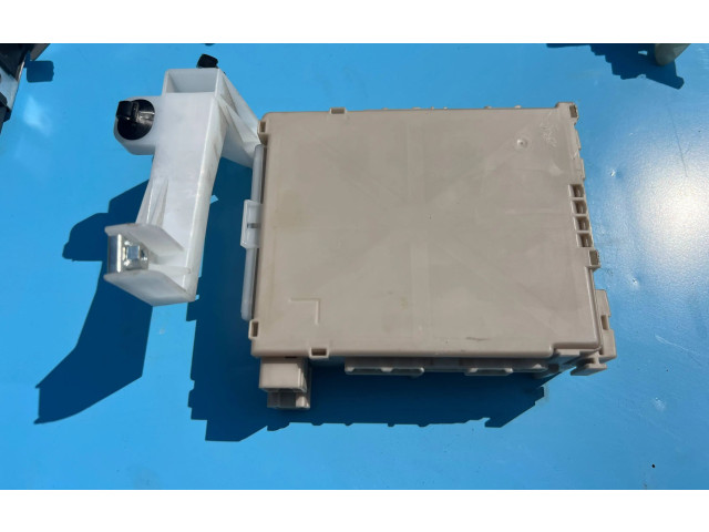 Pojistková skříňka 827300H030A, 5E310655 Toyota Aygo AB40 2015