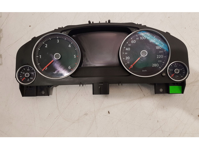 Přístrojová deska  Volkswagen Touareg II 2011 7P6920882  