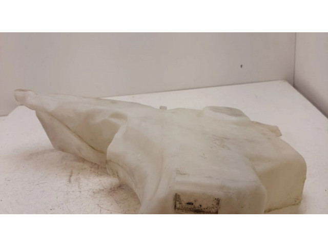 Бачок оконной жидкости