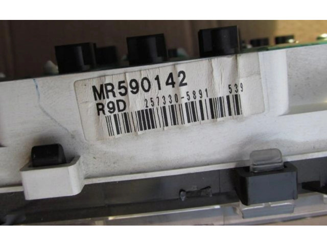 Панель приборов Mitsubishi Pajero Sport I