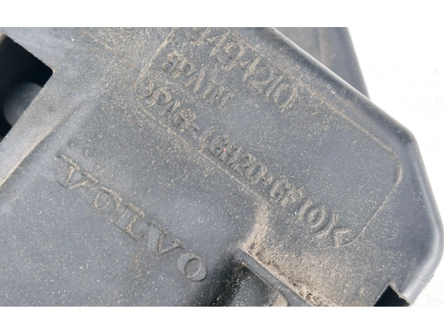 Блок предохранителей  9494210   Volvo V70    