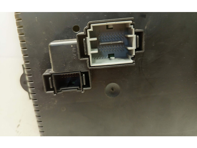 Блок предохранителей 30728512, 28017881   Volvo XC90    