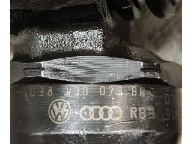 Форсунка 038130073BN    Volkswagen Jetta V  BLS 