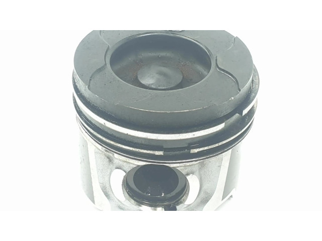 Píst 1455691, 1111AA Ford Focus pro naftový motor 1.6