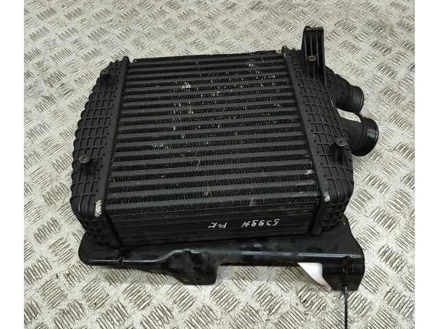 Радиатор интеркулера 670035636, 16484793 Maserati Levante